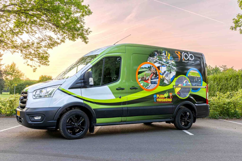 Een rijdend visitekaartje voor ROB Minigolf Solutions en Pleinversiering